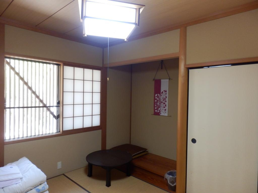 Yuwaku Guest House Kanazawa Phòng bức ảnh