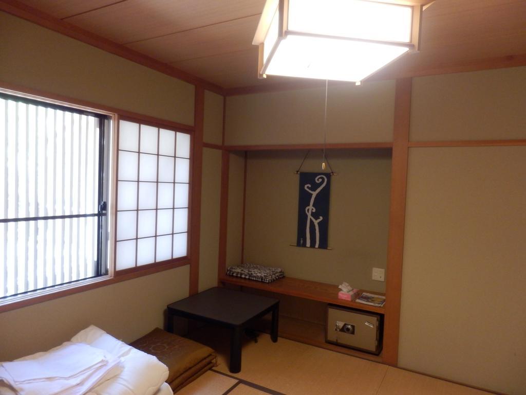 Yuwaku Guest House Kanazawa Phòng bức ảnh