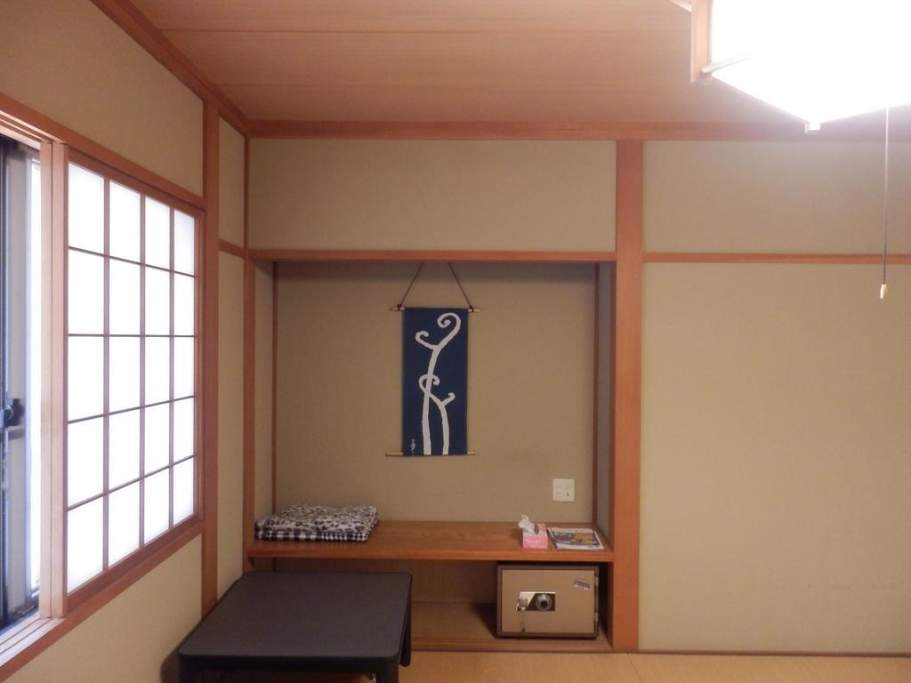 Yuwaku Guest House Kanazawa Phòng bức ảnh